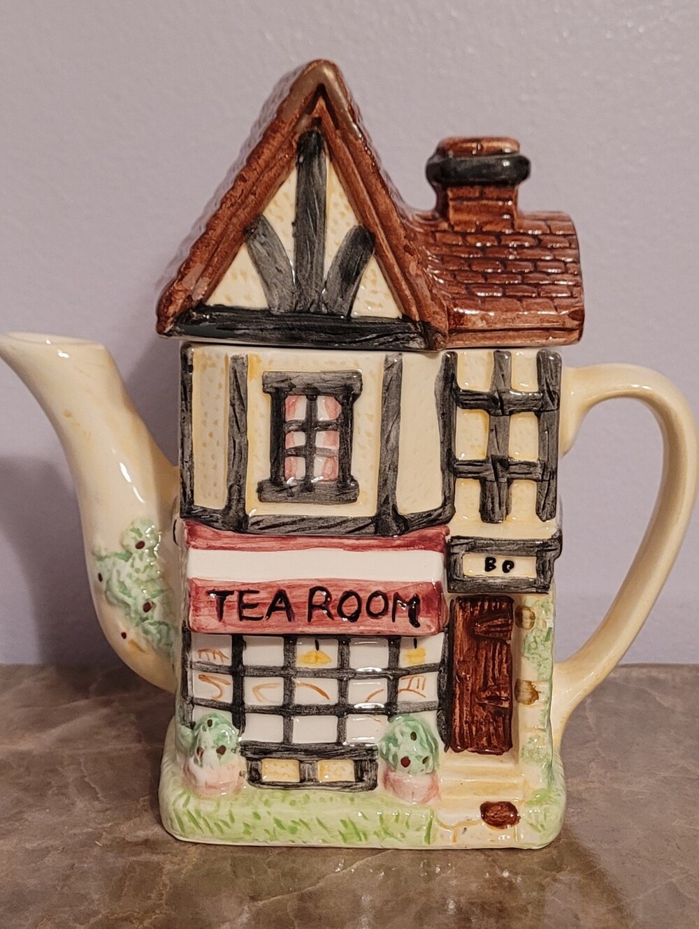 Vintage 1995 Cardinal Inc "Tea Room" Cottage Teapot